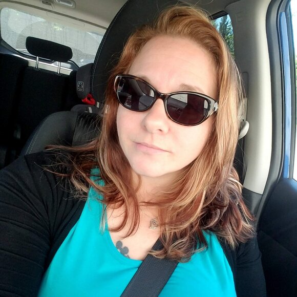 Meet your Posher, Angie - Picture 1 of 1